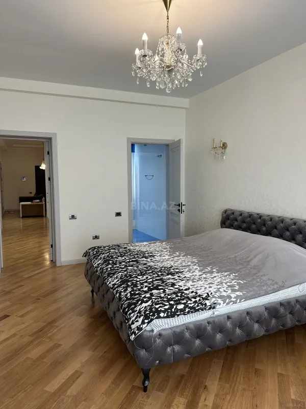 Satılır 3 otaqlı mənzil 150 m²