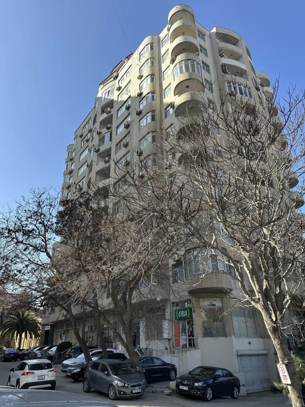 Satılır 3 otaqlı mənzil 150 m²