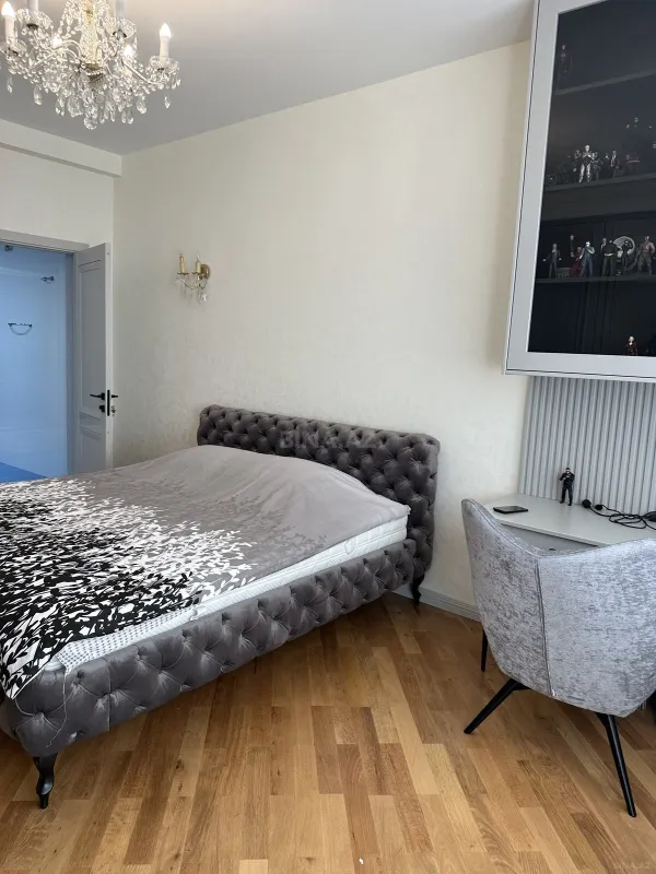 Satılır 3 otaqlı mənzil 150 m²