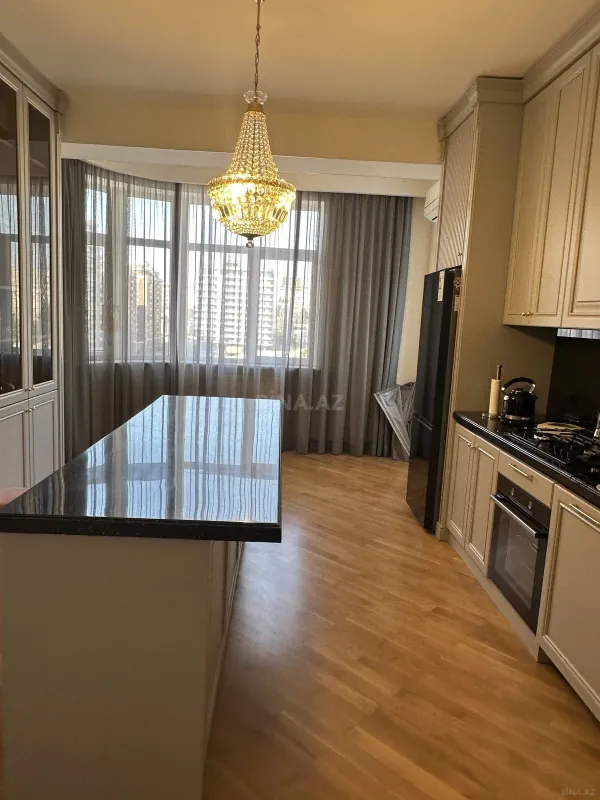 Satılır 3 otaqlı mənzil 150 m²