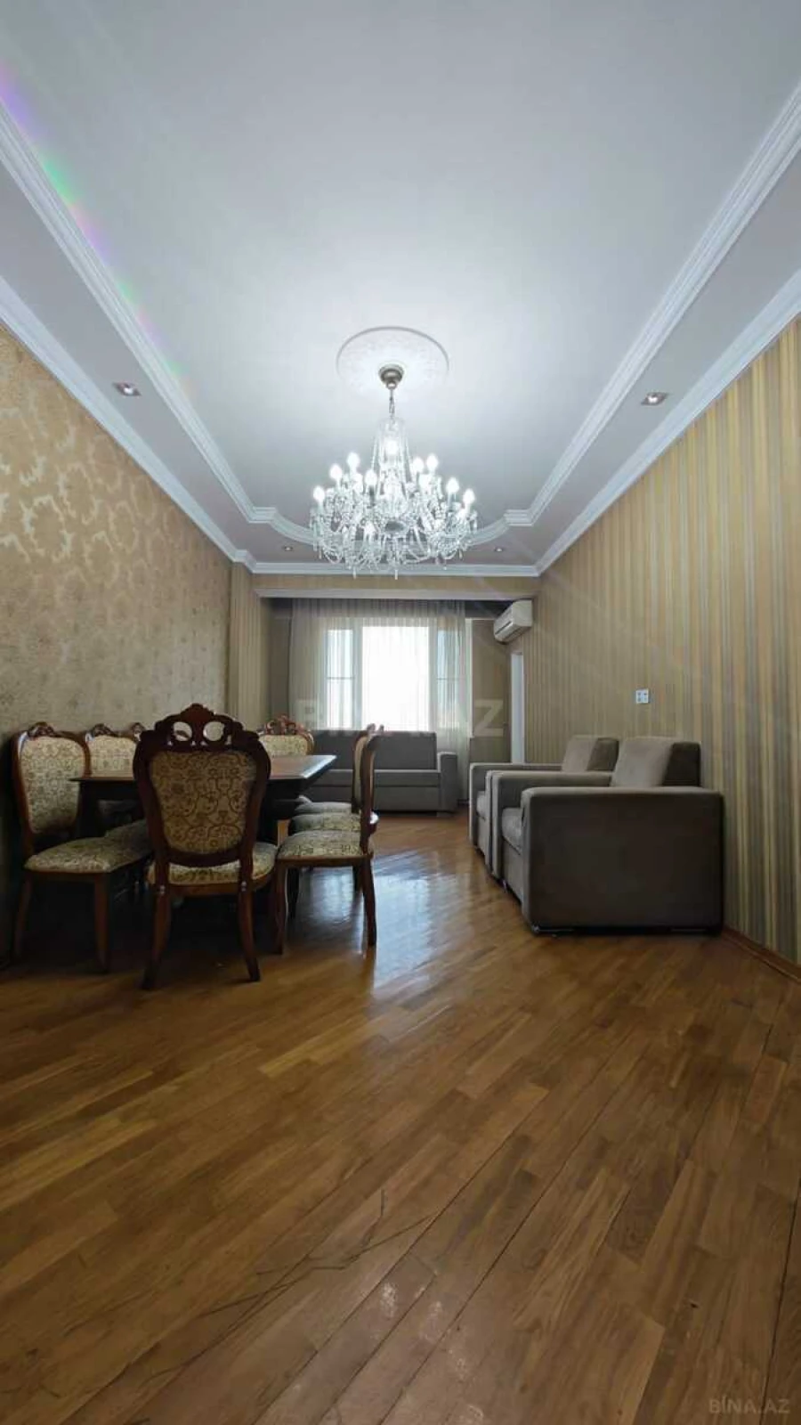 Satılır 3 otaqlı mənzil 132 m²