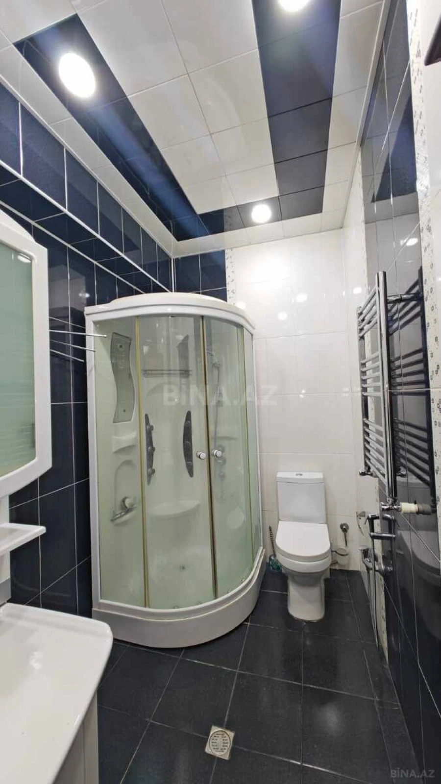 Satılır 3 otaqlı mənzil 132 m²