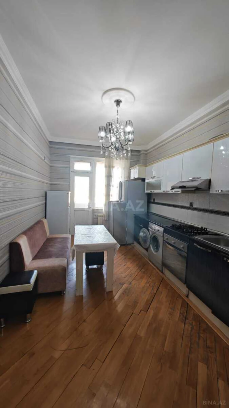 Satılır 3 otaqlı mənzil 132 m²