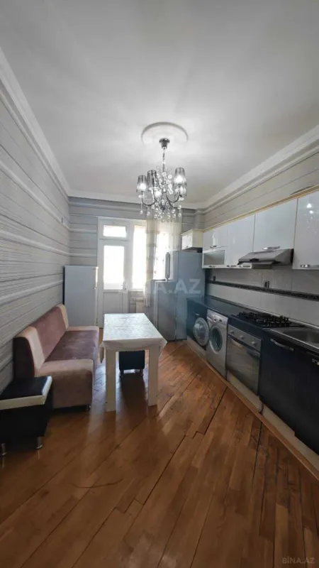 Satılır 3 otaqlı mənzil 132 m²