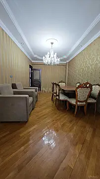 Satılır 3 otaqlı mənzil 132 m²