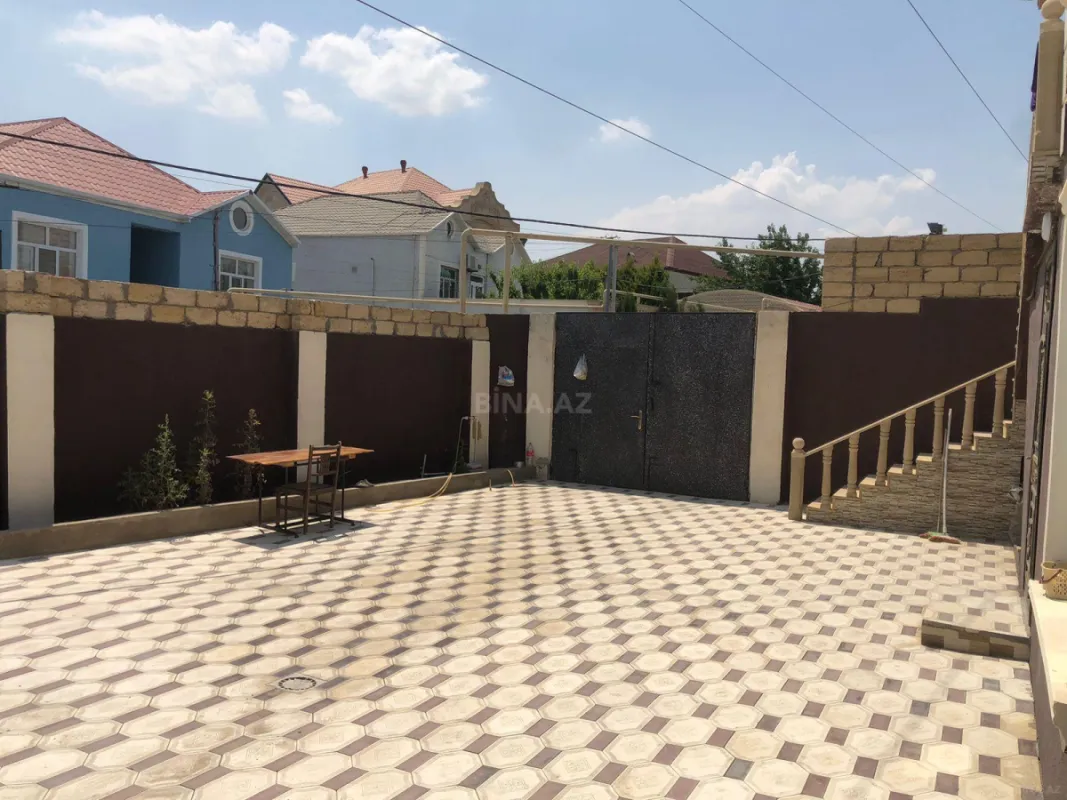 Satılır 5 otaqlı həyət evi 190 m²
