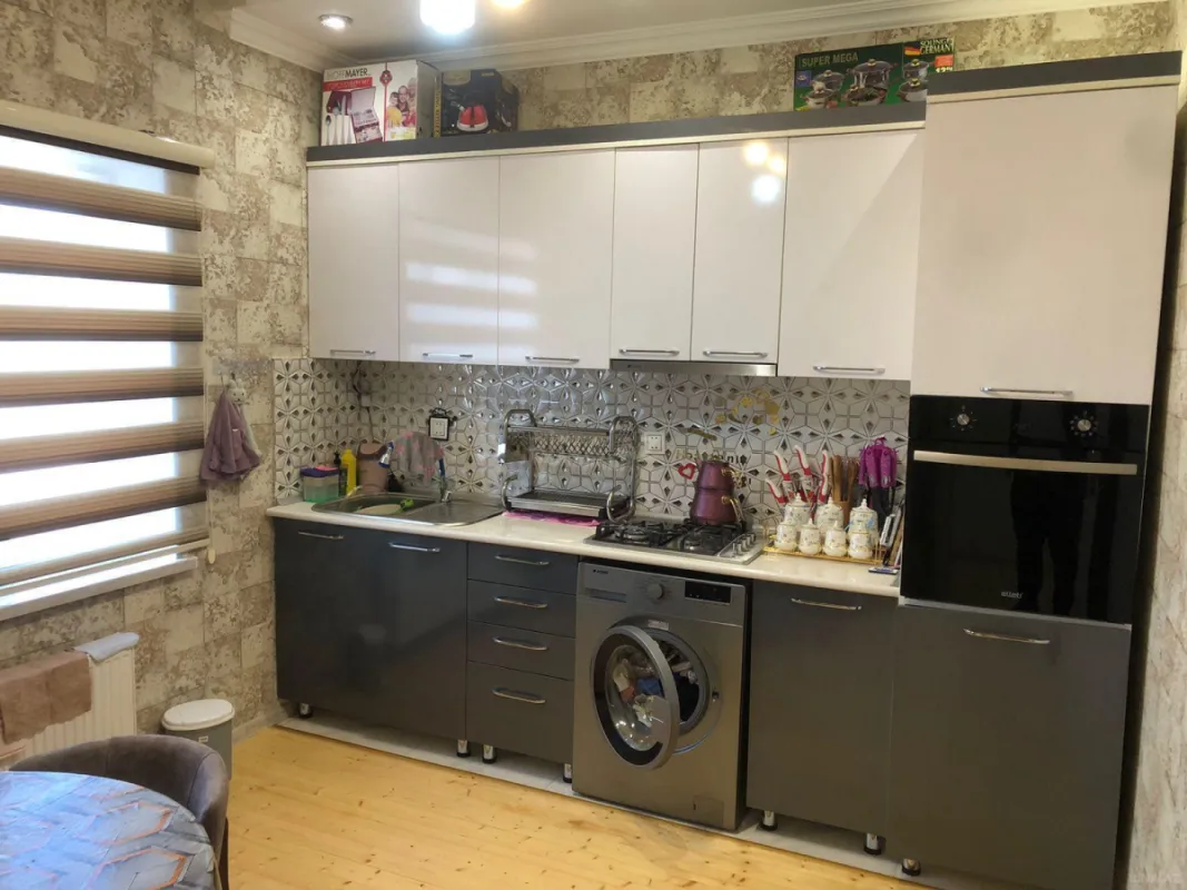 Satılır 5 otaqlı həyət evi 190 m²