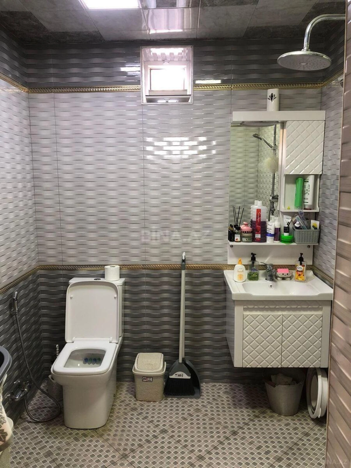 Satılır 5 otaqlı həyət evi 190 m²