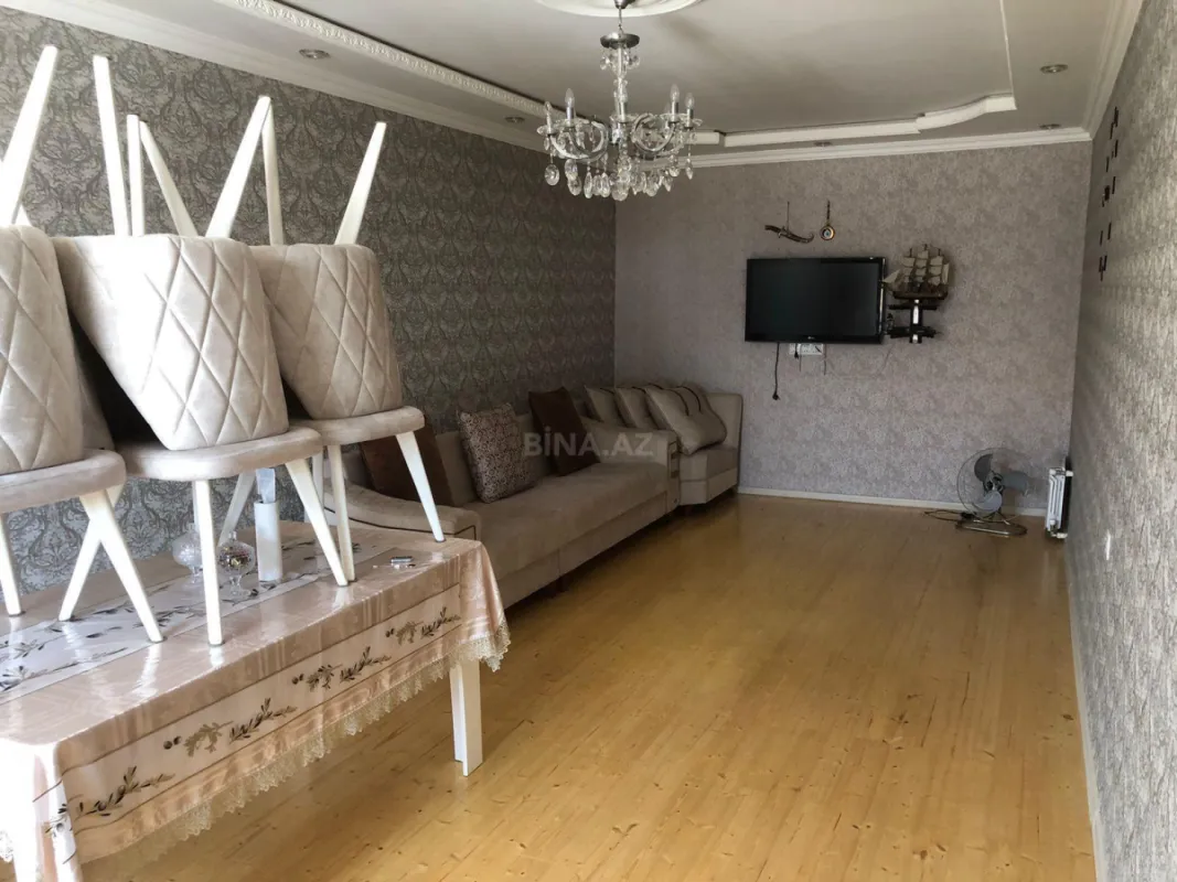 Satılır 5 otaqlı həyət evi 190 m²