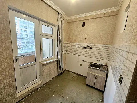 Satılır 1 otaqlı mənzil 40 m²