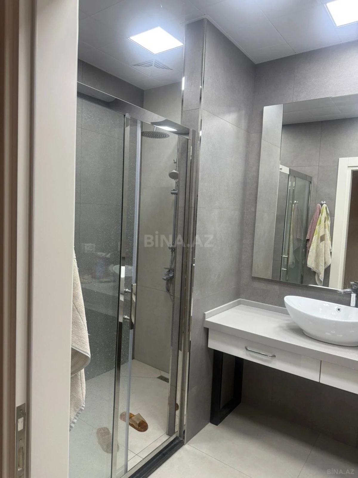 Kirayə verilir 3 otaqlı mənzil 137 m²