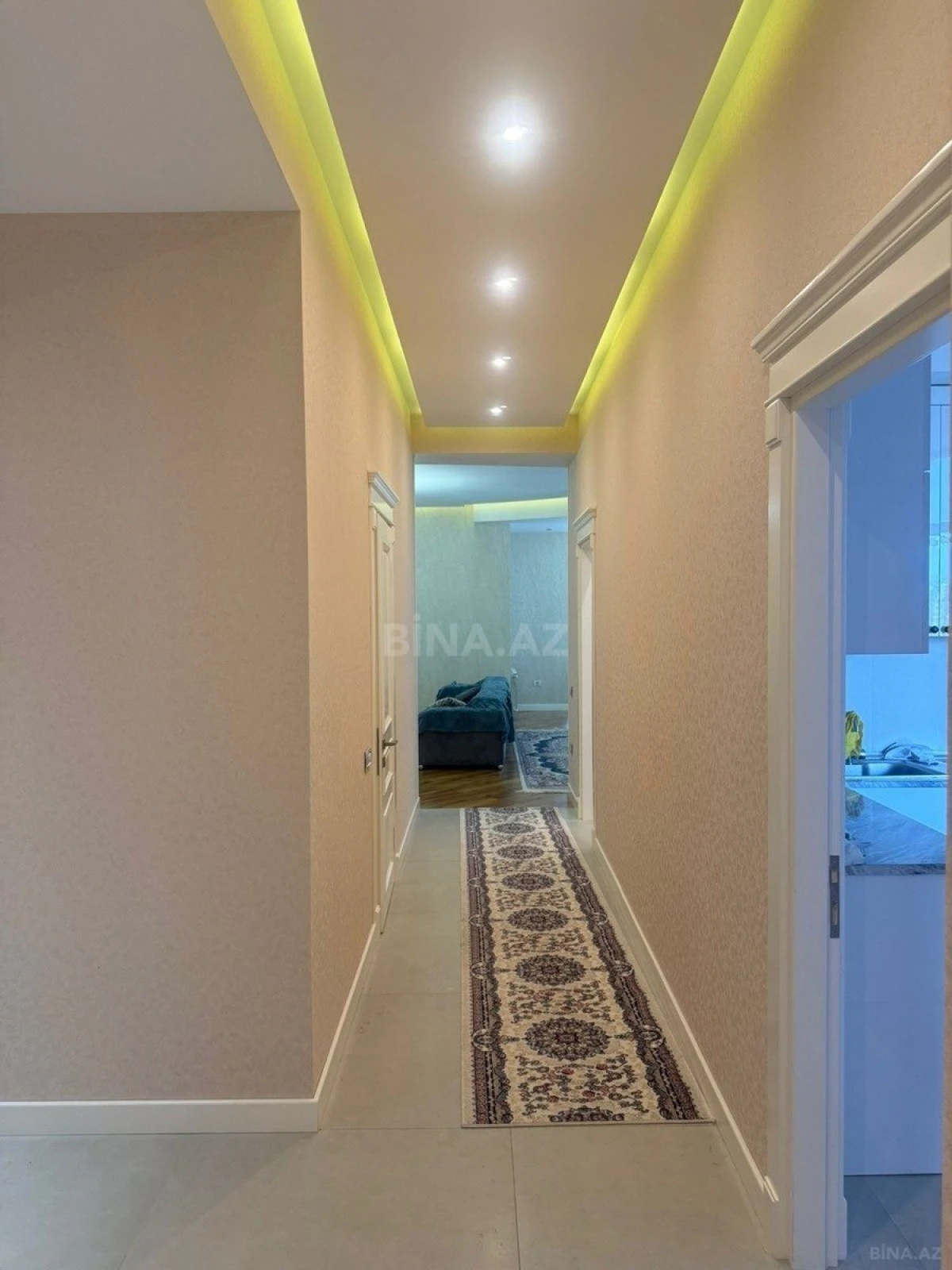 Kirayə verilir 3 otaqlı mənzil 137 m²