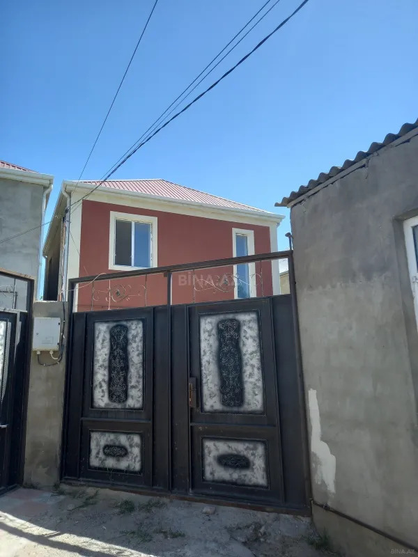 Satılır 4 otaqlı həyət evi 140 m²