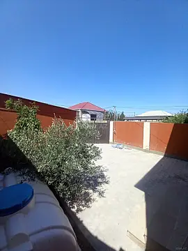 Satılır 4 otaqlı həyət evi 140 m²