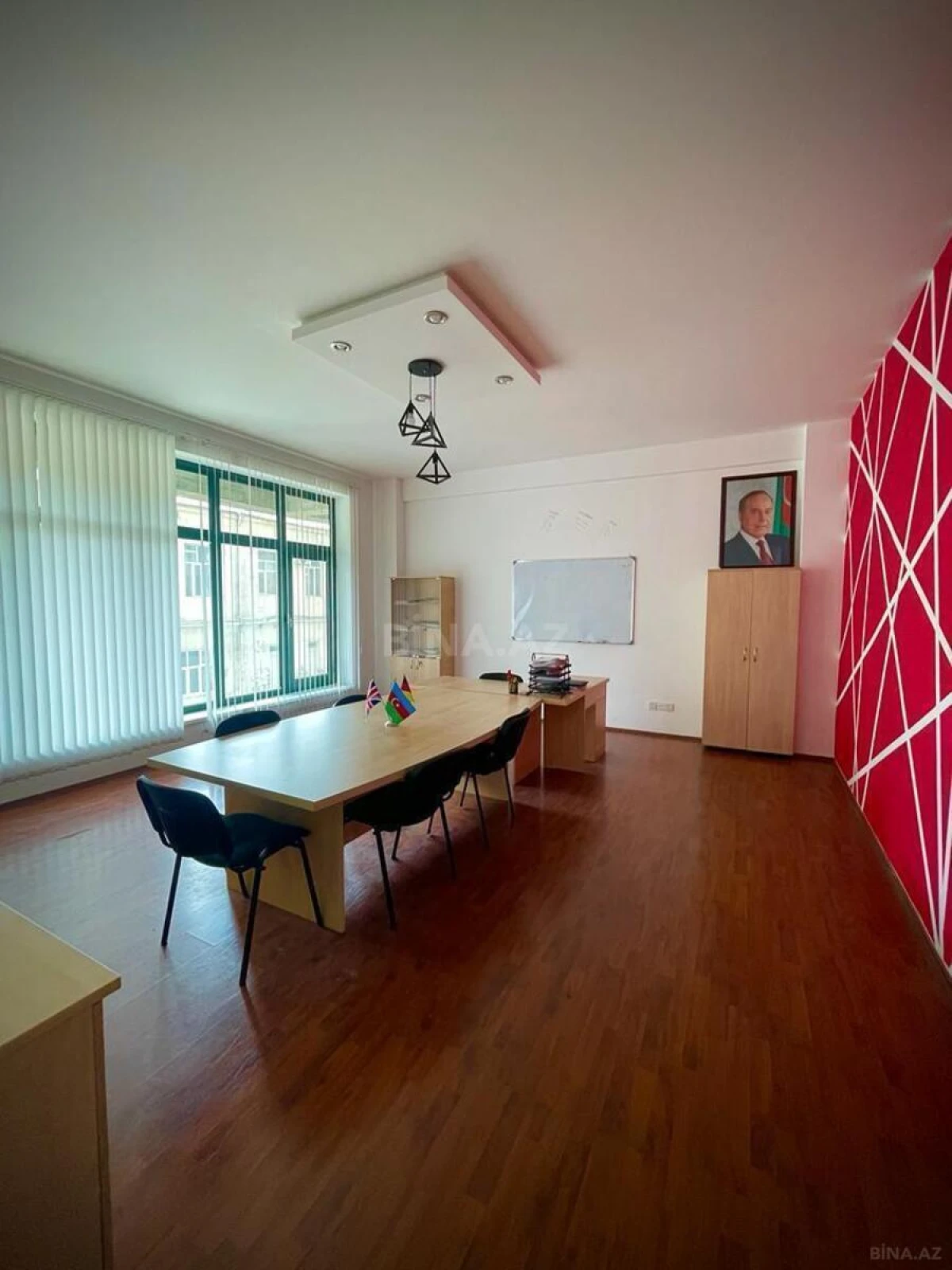Satılır obyekt 155 m²