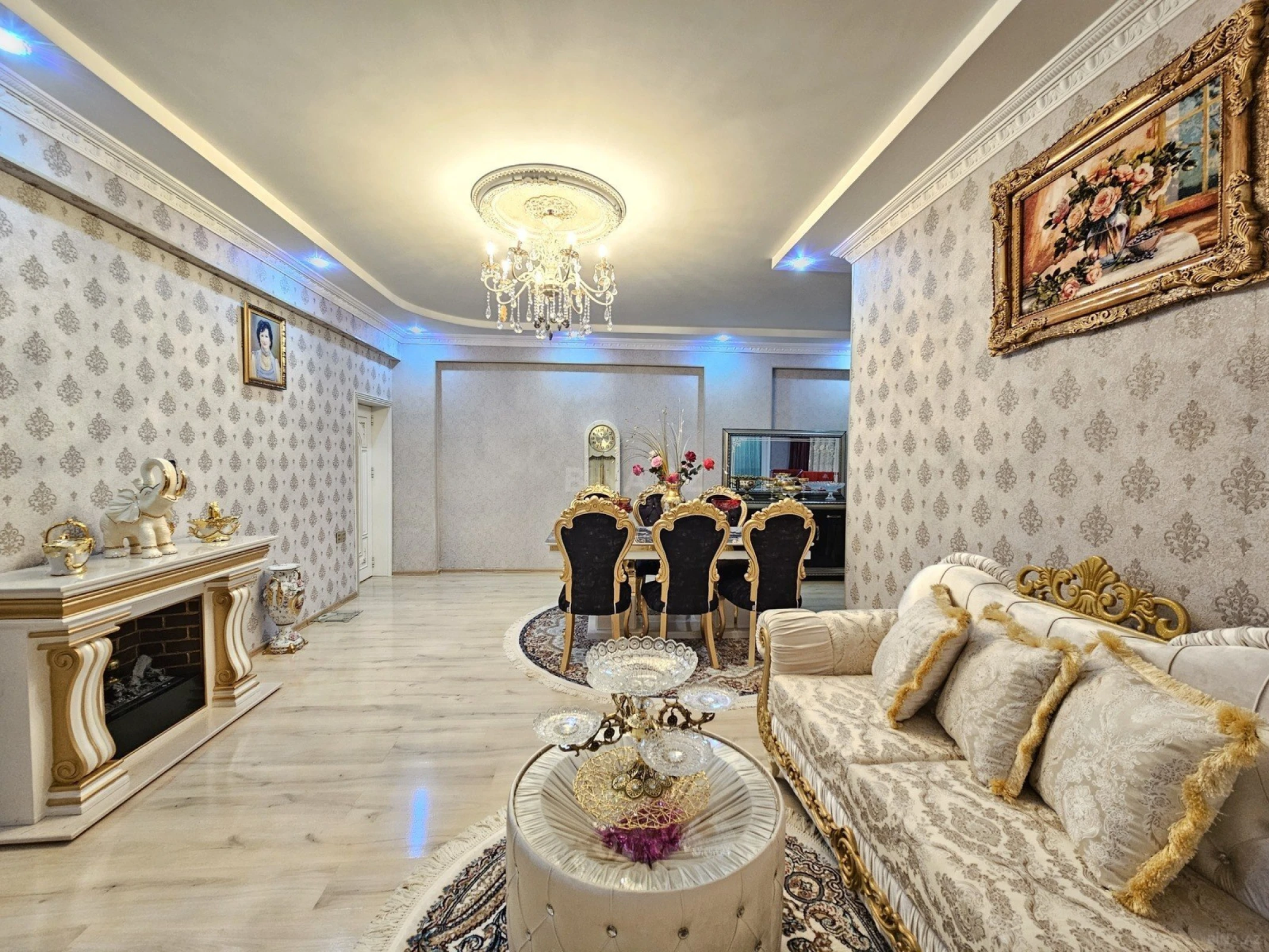 Satılır 3 otaqlı mənzil 125 m²