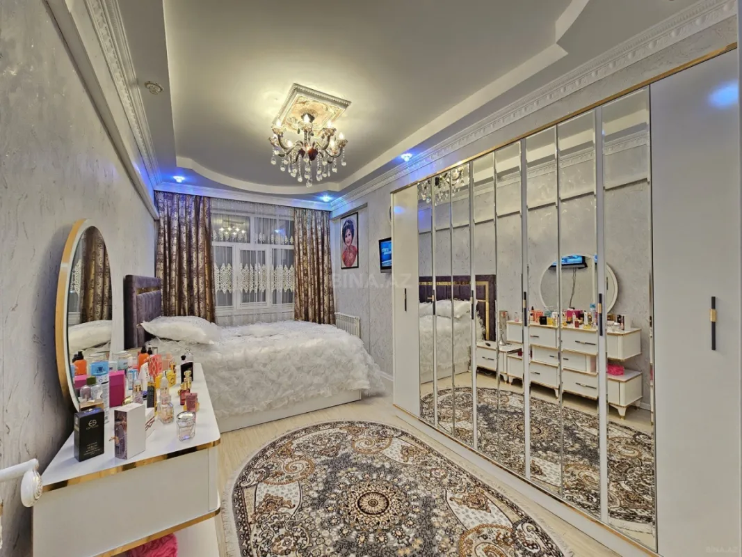 Satılır 3 otaqlı mənzil 125 m²