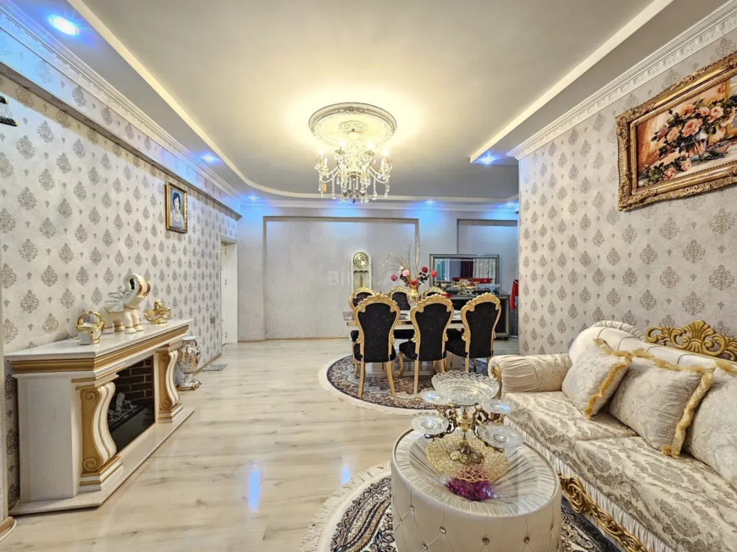 Satılır 3 otaqlı mənzil 125 m²