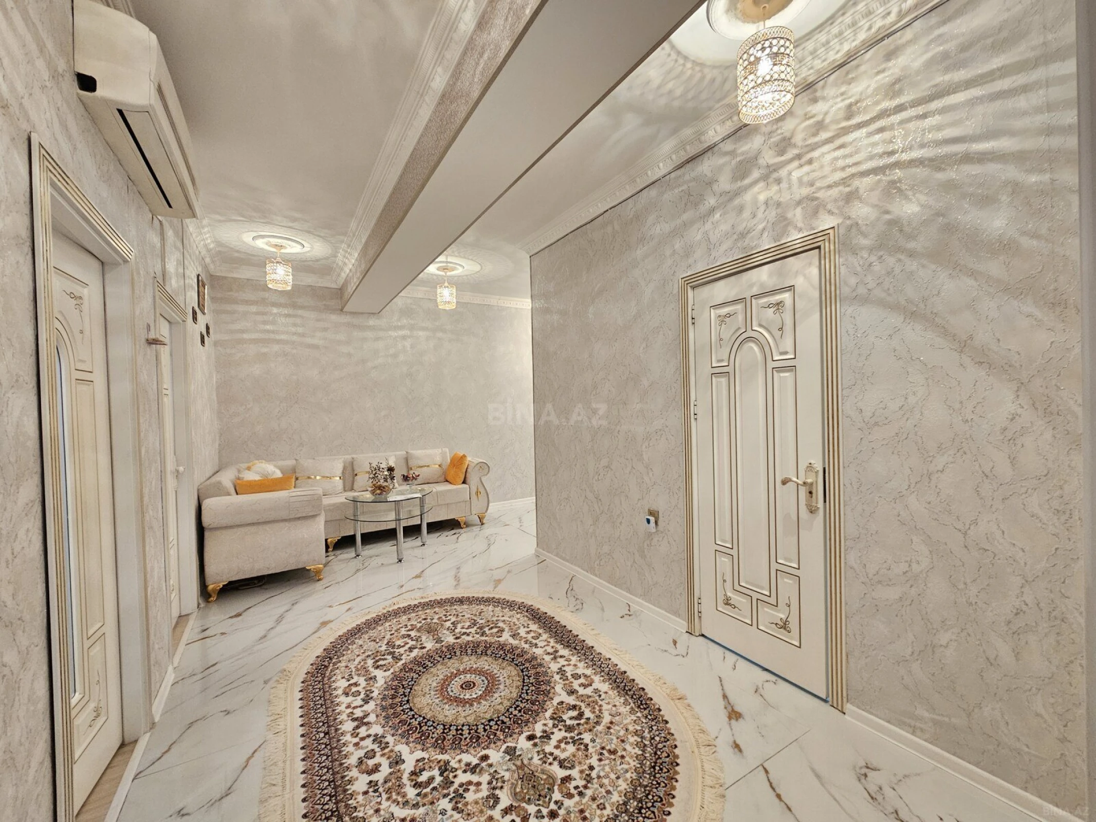 Satılır 3 otaqlı mənzil 125 m²