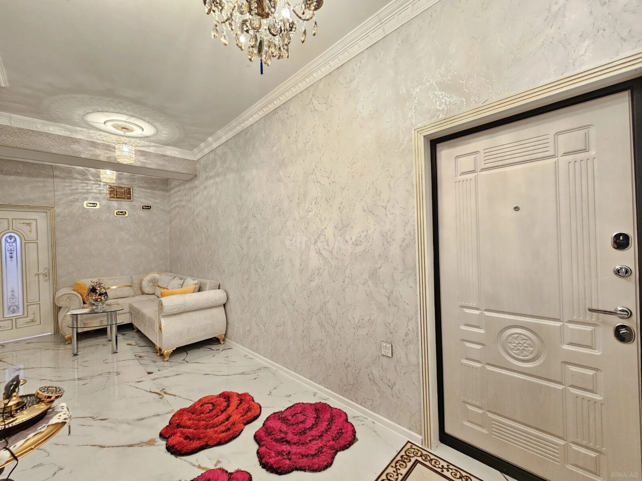 Satılır 3 otaqlı mənzil 125 m²