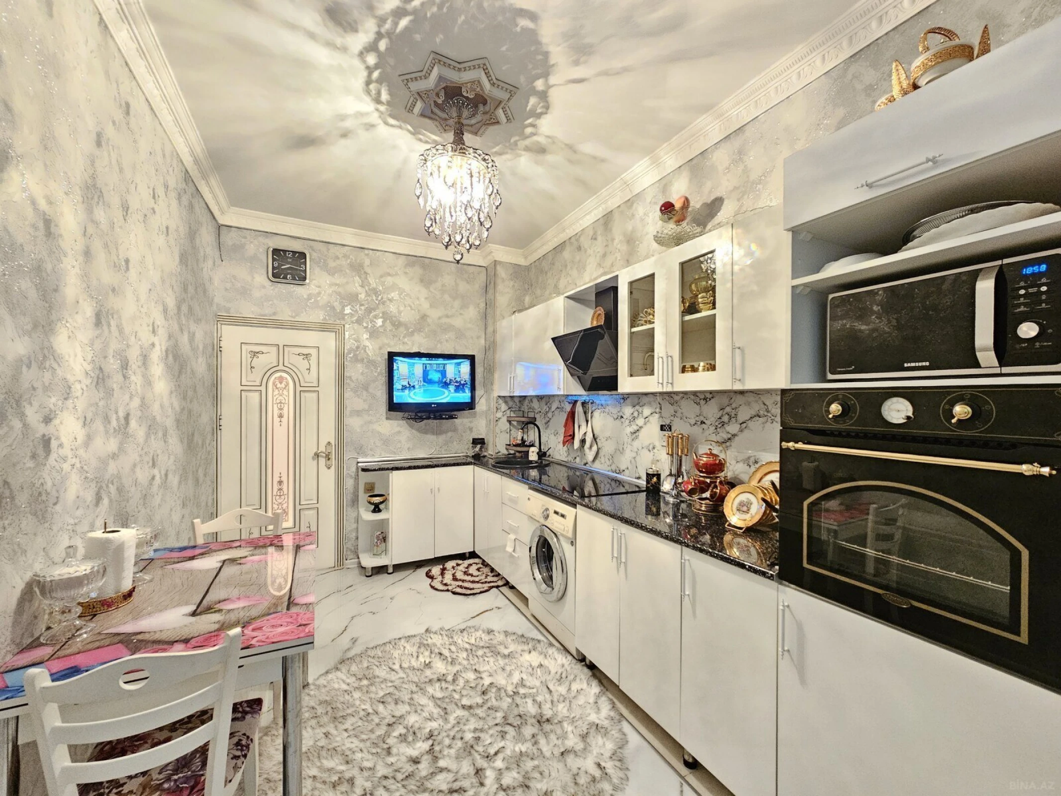 Satılır 3 otaqlı mənzil 125 m²