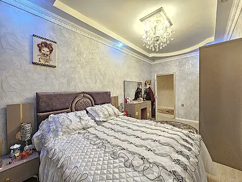 Satılır 3 otaqlı mənzil 125 m²