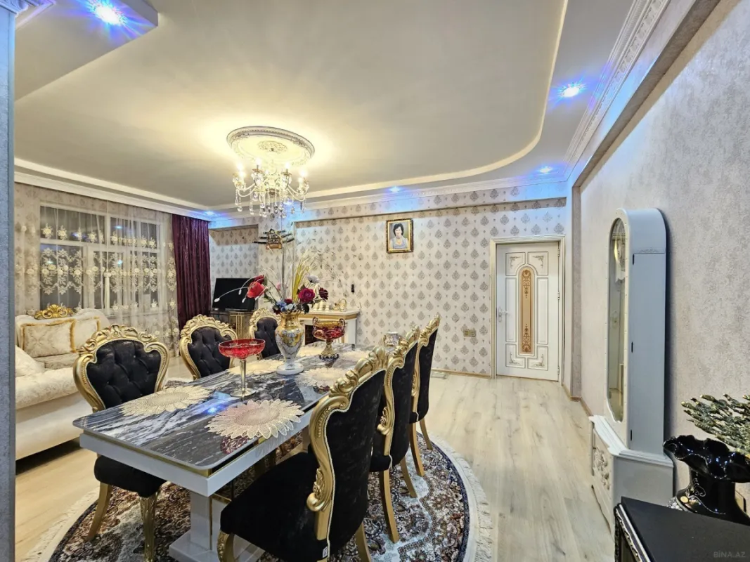 Satılır 3 otaqlı mənzil 125 m²