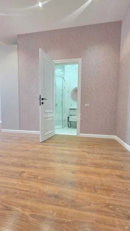 Satılır 3 otaqlı mənzil 143 m²