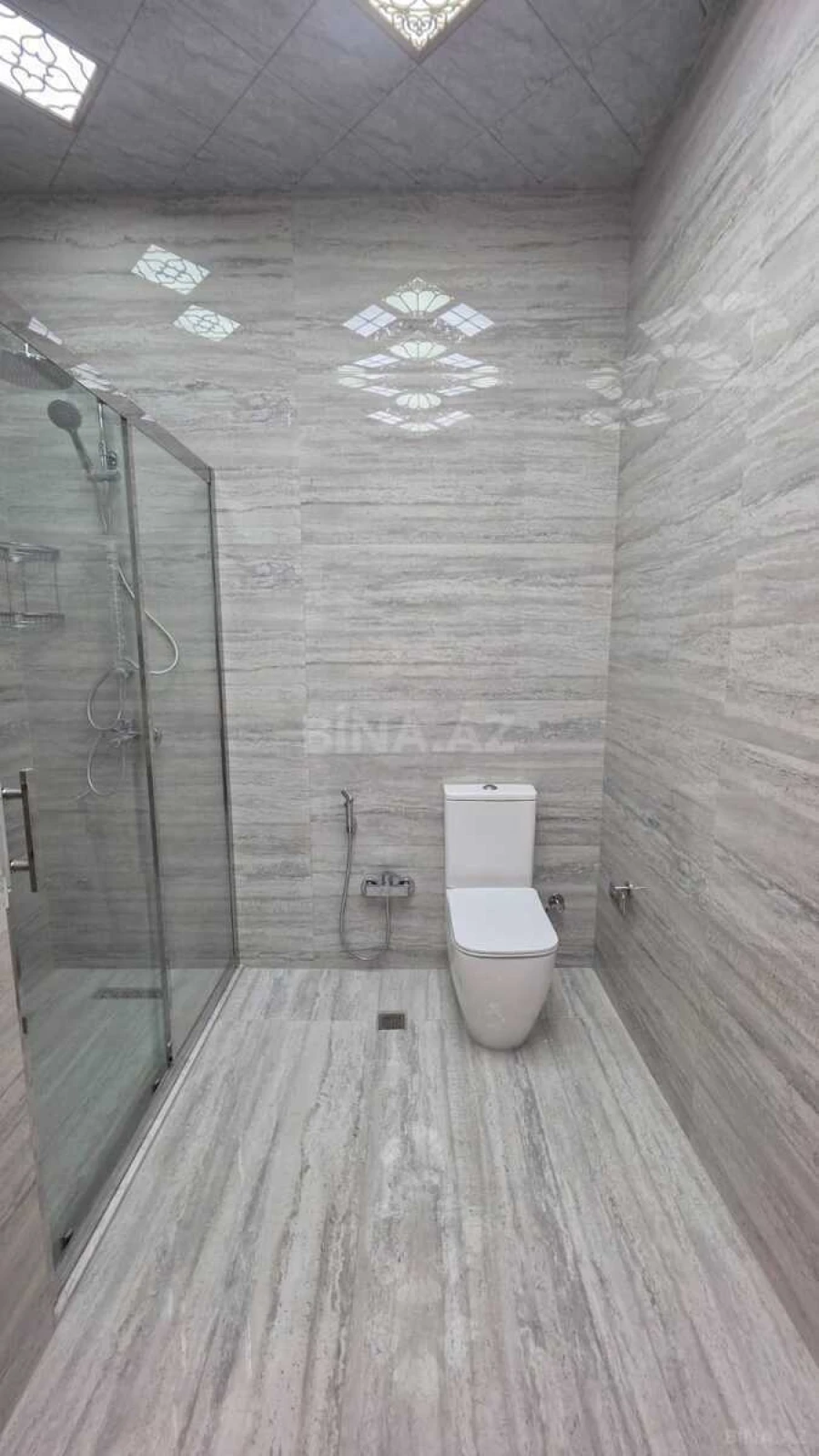 Satılır 3 otaqlı mənzil 143 m²