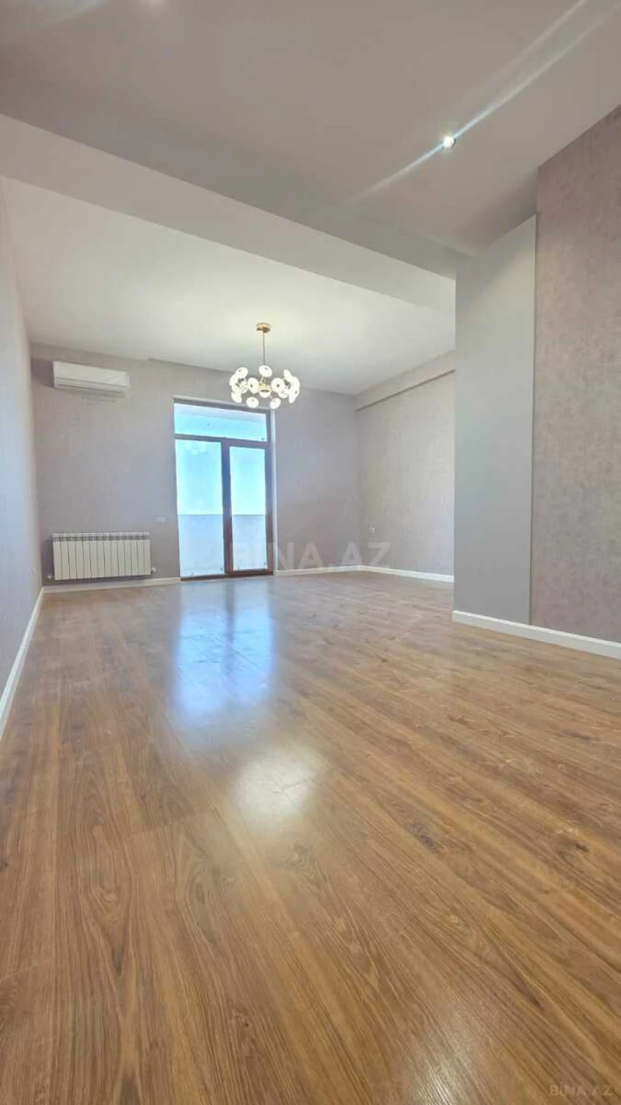 Satılır 3 otaqlı mənzil 143 m²