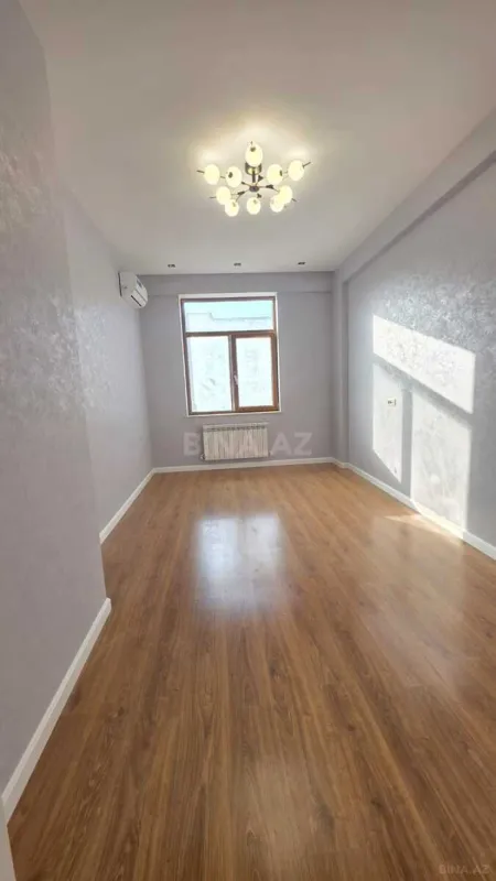 Satılır 3 otaqlı mənzil 143 m²