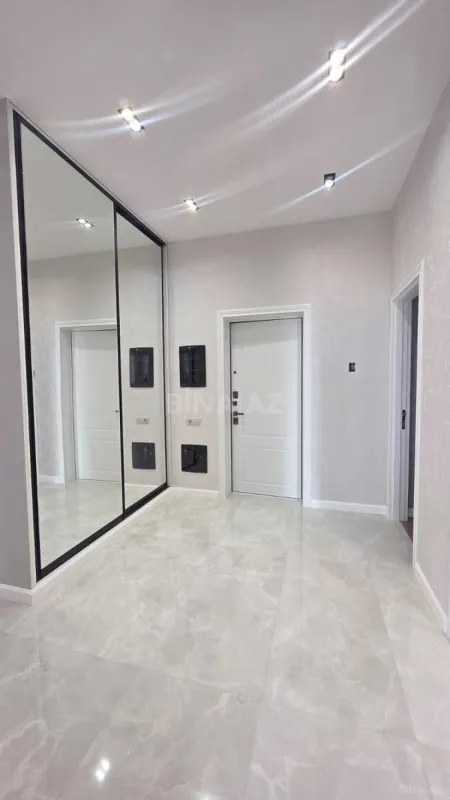 Satılır 3 otaqlı mənzil 143 m²