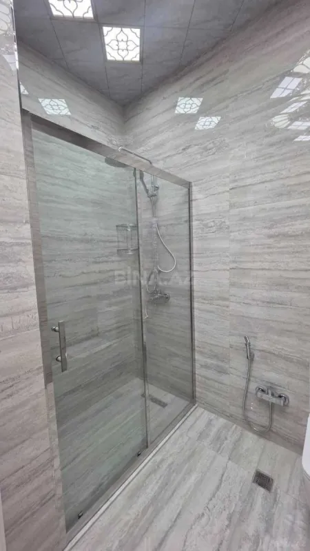 Satılır 3 otaqlı mənzil 143 m²