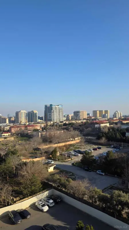 Satılır 3 otaqlı mənzil 143 m²