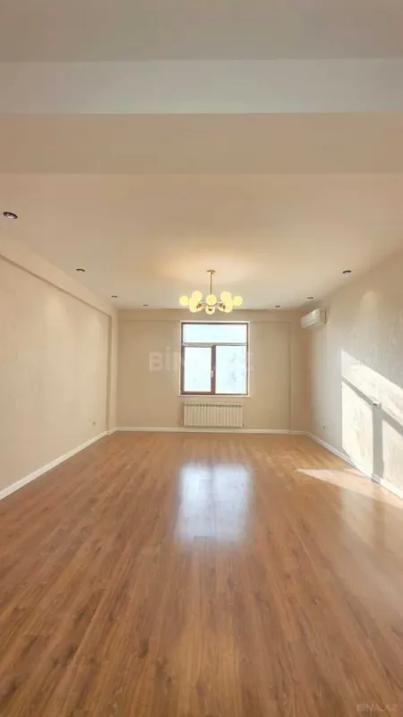 Satılır 3 otaqlı mənzil 143 m²