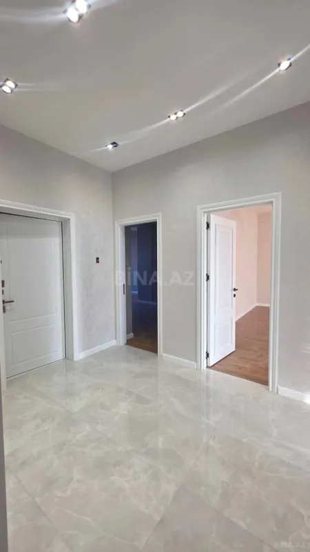 Satılır 3 otaqlı mənzil 143 m²