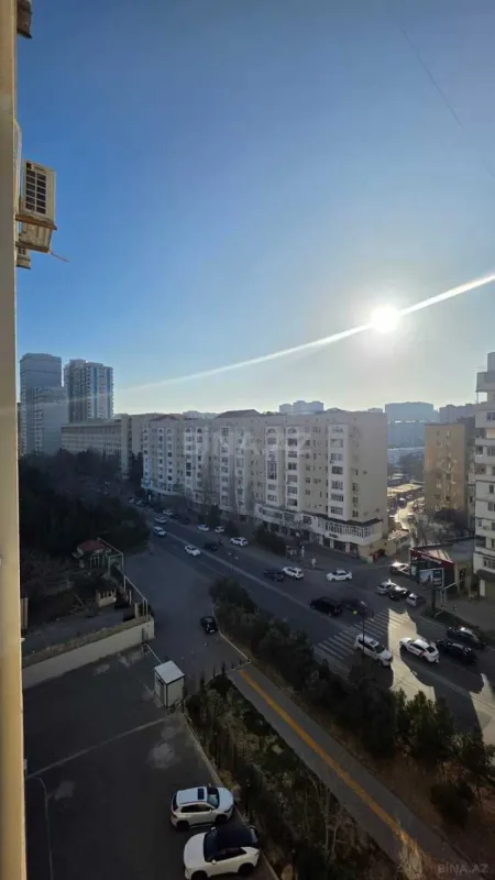 Satılır 3 otaqlı mənzil 143 m²