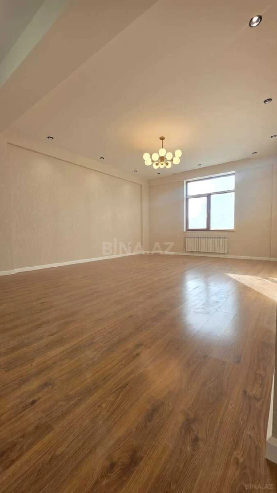 Satılır 3 otaqlı mənzil 143 m²