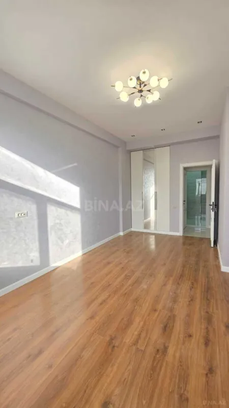 Satılır 3 otaqlı mənzil 143 m²