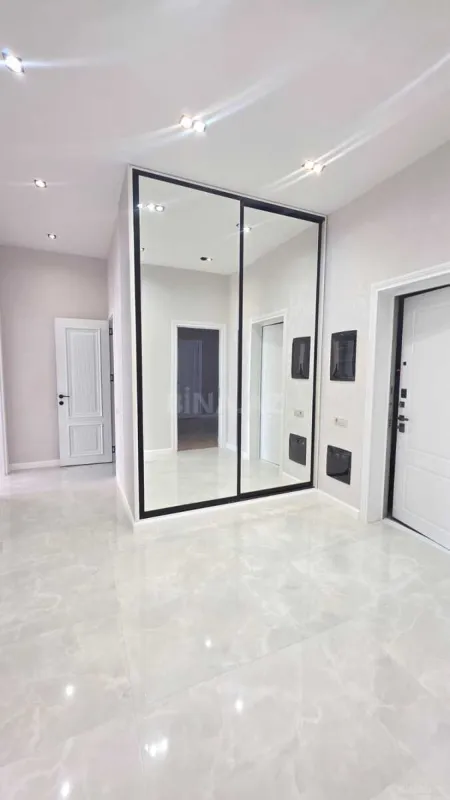 Satılır 3 otaqlı mənzil 143 m²