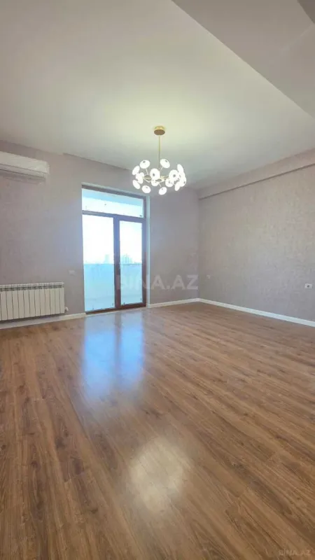 Satılır 3 otaqlı mənzil 143 m²