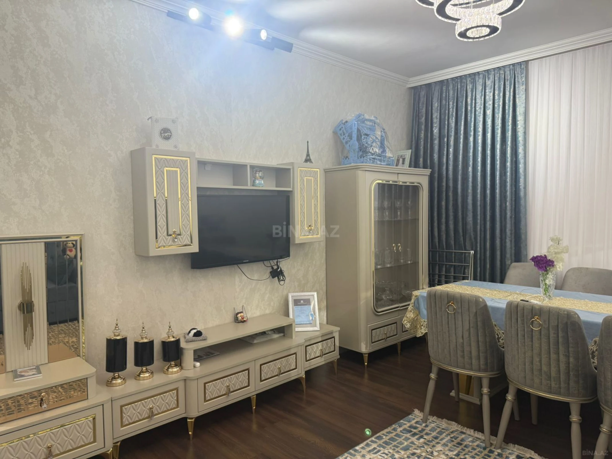 Satılır 2 otaqlı mənzil 74 m²