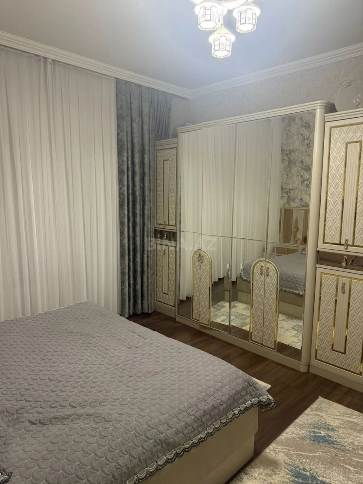 Satılır 2 otaqlı mənzil 74 m²
