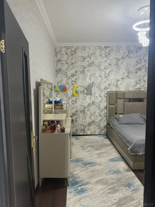 Satılır 2 otaqlı mənzil 74 m²