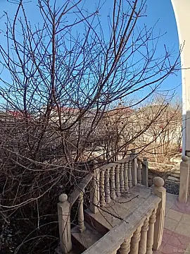 Satılır 5 otaqlı həyət evi 220 m²