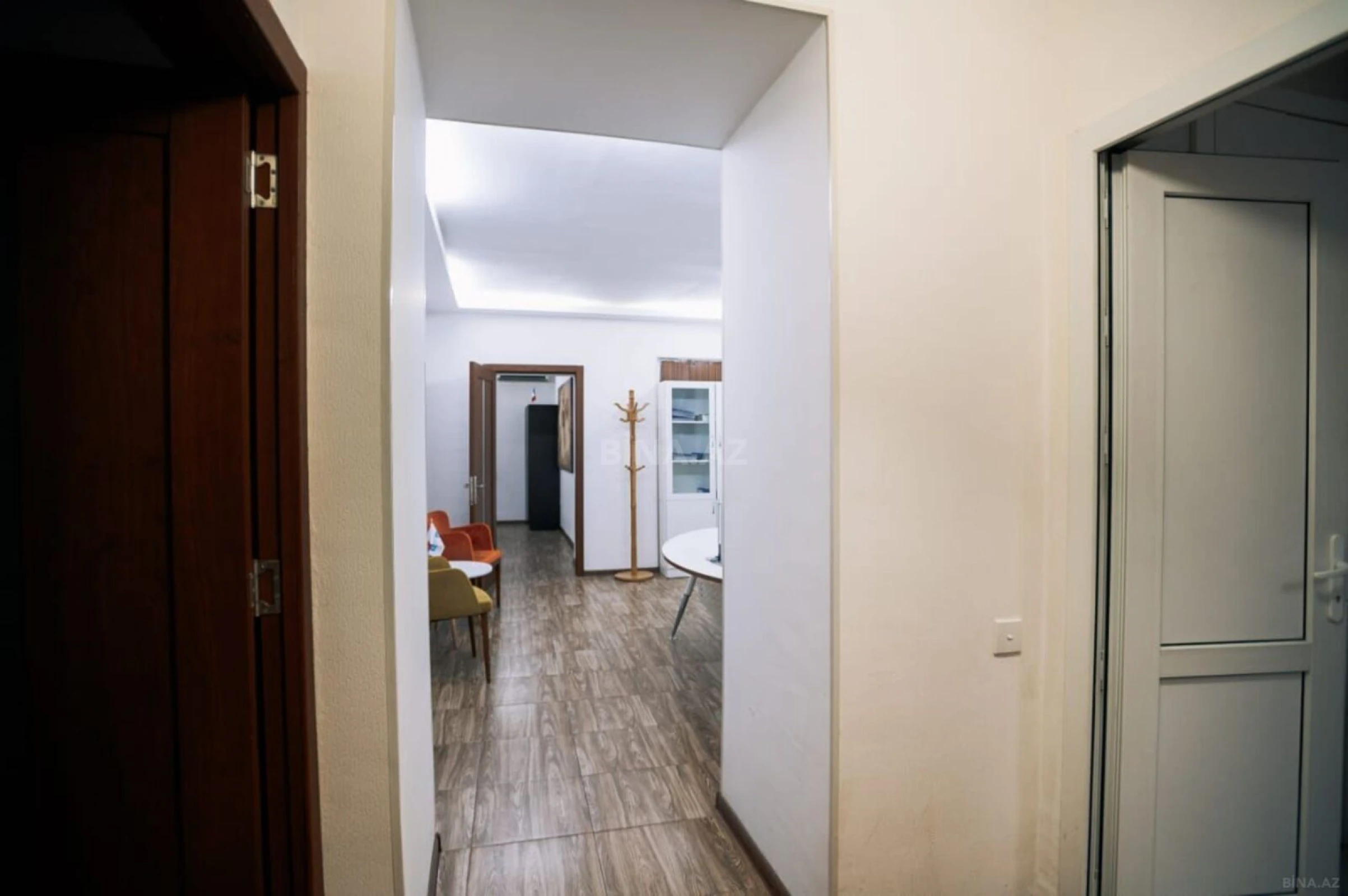 Kirayə verilir 3 otaqlı ofis 60 m²