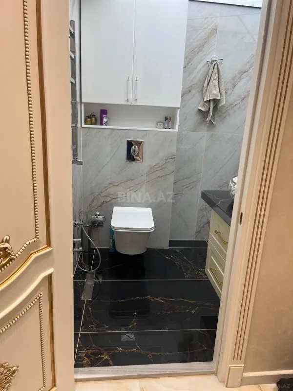 Satılır 1 otaqlı mənzil 70 m²
