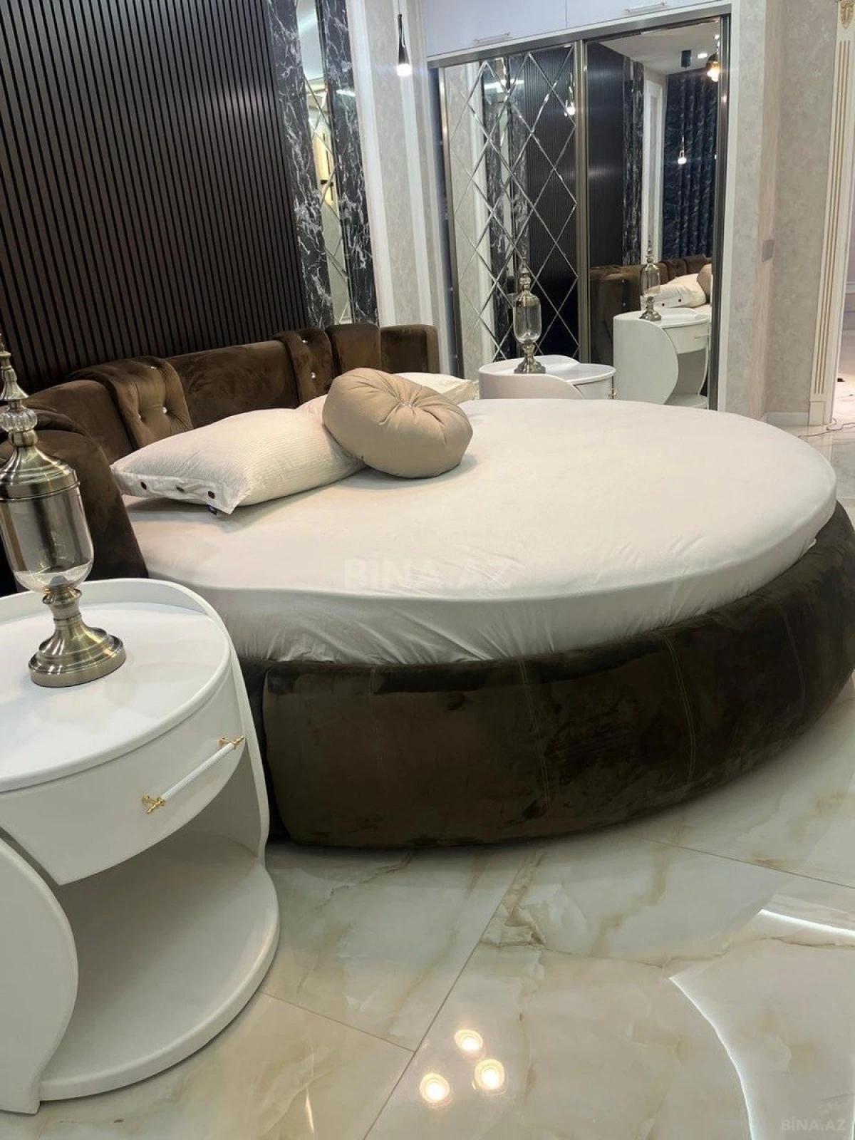 Satılır 1 otaqlı mənzil 70 m²