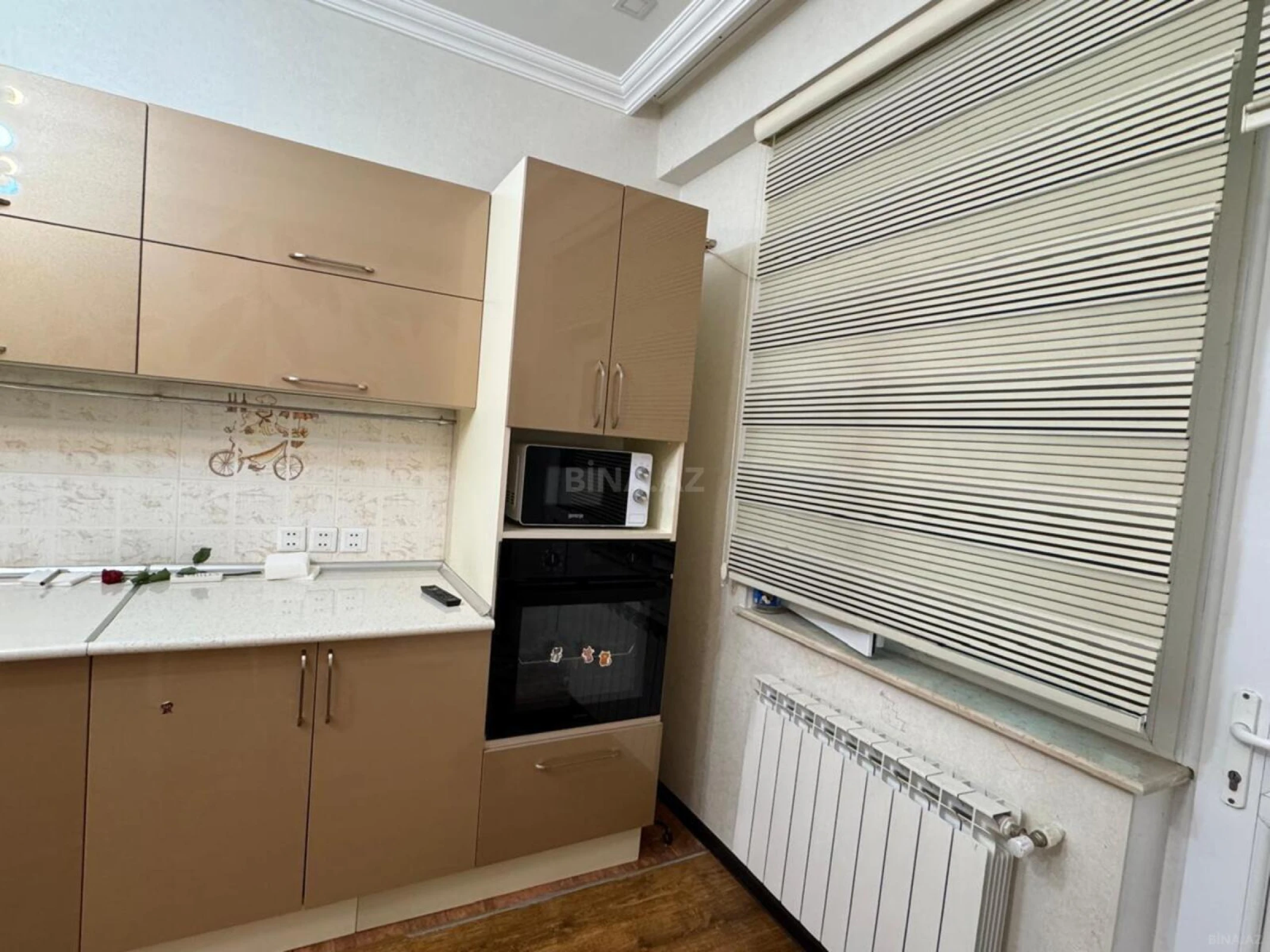 Satılır 2 otaqlı mənzil 82 m²