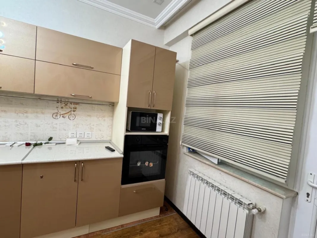 Satılır 2 otaqlı mənzil 82 m²